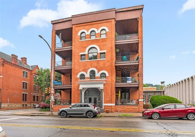 2nd image of 316 W N Ave, Central North Side, PA 15212