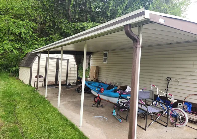 4th image of 11 Pine Ct, Beaver Falls, PA 15010 | MLS# 1754555