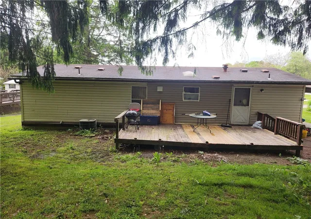 5th image of 11 Pine Ct, Beaver Falls, PA 15010 | MLS# 1754555