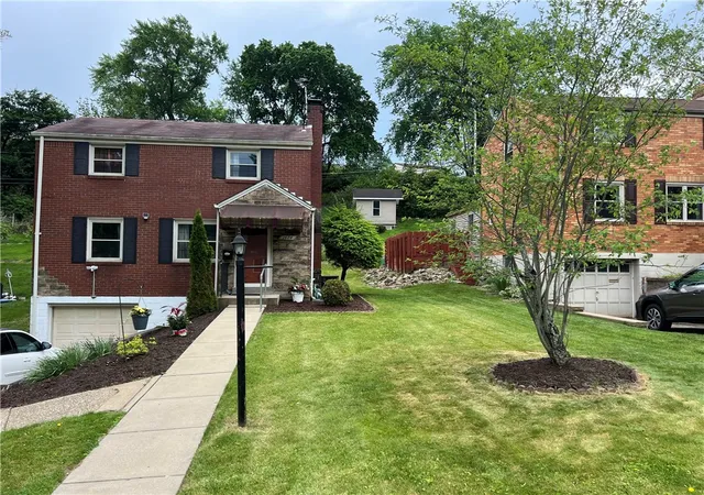 Homes for sale in Baldwin Boro, PA | 1424 Senior Dr, Baldwin Boro, PA 15227 | MLS# 1754542