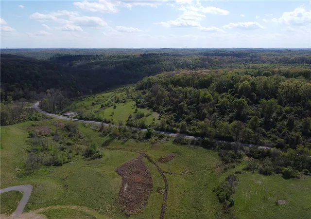 4th image of 5692 N Montour Road, Gibsonia, PA 15044 | MLS# 1754321