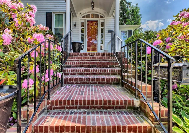 Homes for sale in Ligonier Boro, PA | 116 N Saint Clair Street, Ligonier Boro, PA 15658 | MLS# 1754588