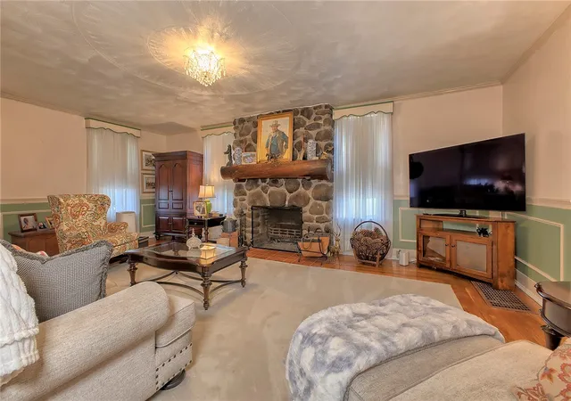 Homes for sale in Ligonier Boro, PA | 116 N Saint Clair Street, Ligonier Boro, PA 15658 | MLS# 1754588
