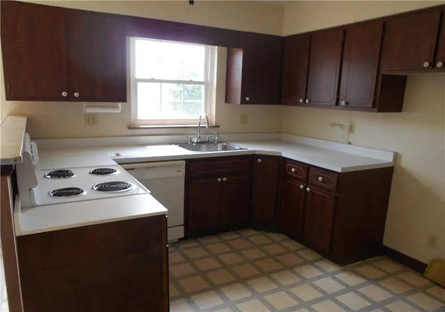 Photo 4 of Single family home for sale at 2122 Route 130, Unity Twp, PA 15676 | MLS# 1754535 | Listing updated on 2026-08-04