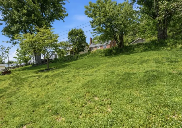 Homes for sale in Shaler, PA | 212 Davis Ave, Shaler, PA 15223 | MLS# 1754620