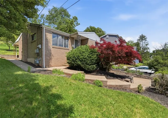 Homes for sale in Shaler, PA | 212 Davis Ave, Shaler, PA 15223 | MLS# 1754620