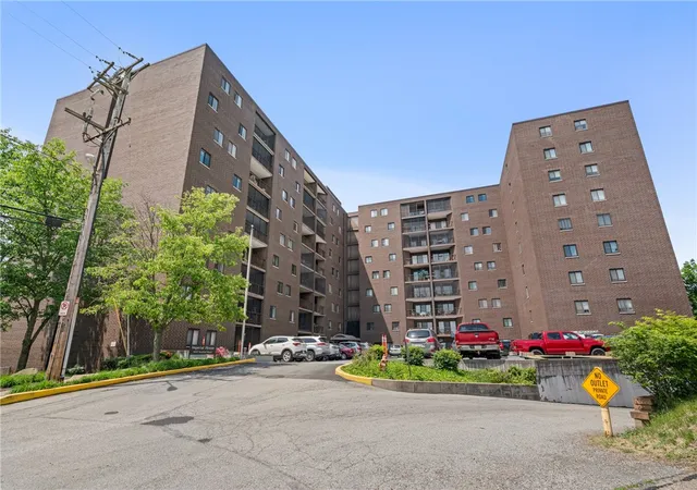 Homes for sale in Squirrel Hill, PA | 5600 Munhall Rd #606, Squirrel Hill, PA 15217 | MLS# 1754406