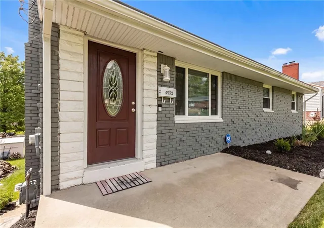 Homes for sale in Whitehall, PA | 4952 Mcanulty Rd, Whitehall, PA 15236 | MLS# 1754632