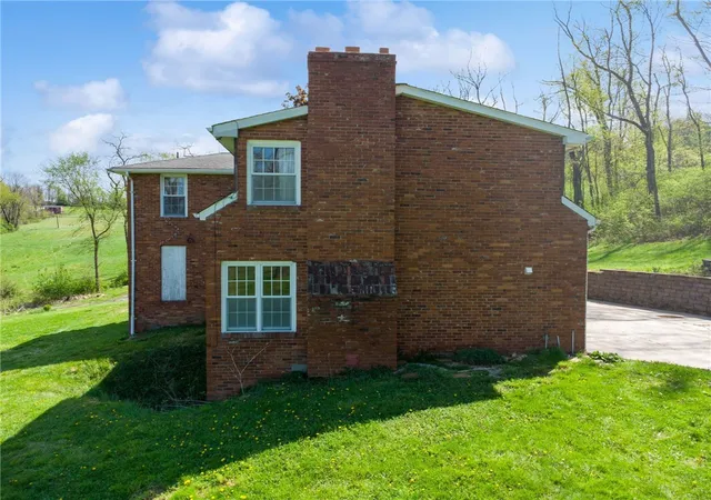 Photo 4 of Single family home for sale at 1925 S Main St, Washington, PA 15301 | MLS# 1754424 | Listing updated on 2026-07-10