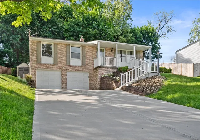 Homes for sale in Robinson Twp, PA | 5031 Windover Dr, Robinson Twp, PA 15205 | MLS# 1754269