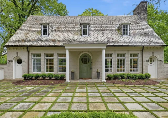 2nd image of 810 Persimmon Rd, Sewickley, PA 15143 | MLS# 1754446