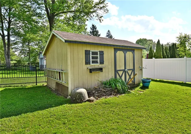 5th image of 891 Bechtol, Sharon, PA 16146 | MLS# 1754746