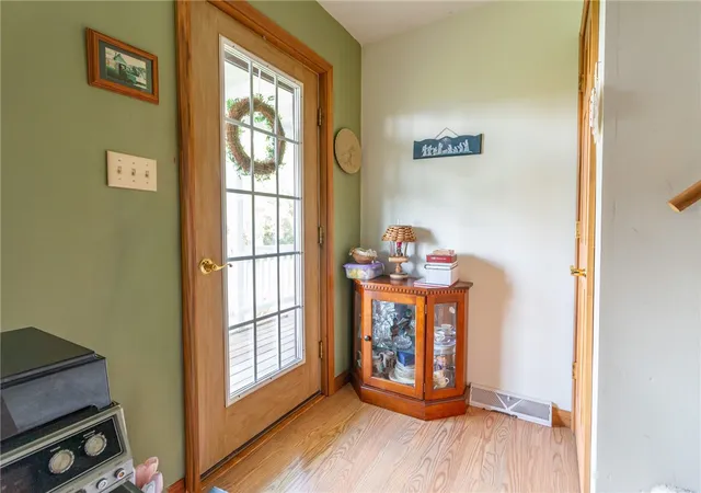 Photo 3 of Sale Pending at 164 Bradley Rd, Jackson Center Boro, PA 16133 | MLS# 1754748 | Listing updated on 2026-07-22