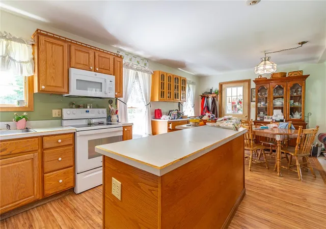 Photo 4 of Sale Pending at 164 Bradley Rd, Jackson Center Boro, PA 16133 | MLS# 1754748 | Listing updated on 2026-07-22
