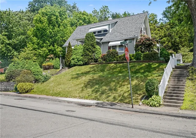 Photo 1 of Single family home for sale at 957 Orchard Ave, Greensburg, PA 15601 | MLS# 1754564 | Listing updated on 2026-06-03