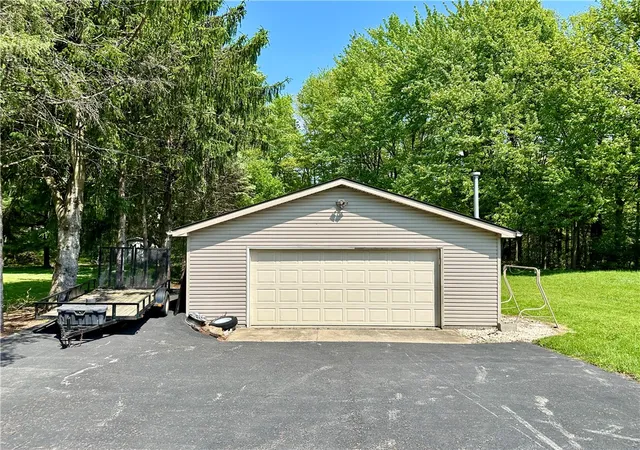 Homes for sale in Neshannock Twp, PA | 3442 Carmela Dr, Neshannock Twp, PA 16105 | MLS# 1754604