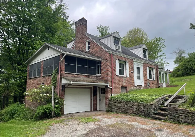 Homes for sale in Ligonier Boro, PA | 345 E Main Street, Ligonier Boro, PA 15658 | MLS# 1754701