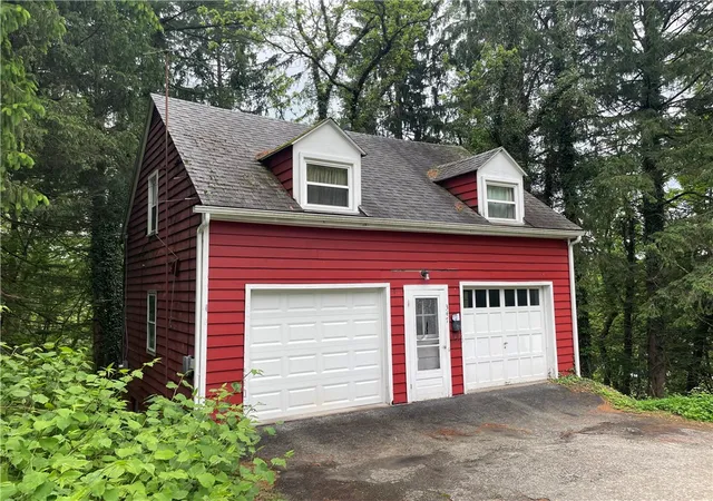 Homes for sale in Ligonier Boro, PA | 345 E Main Street, Ligonier Boro, PA 15658 | MLS# 1754701