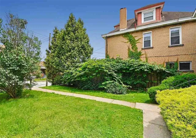 Listing Photo 2 - Condo for sale in building located at 2102 W St, Homestead, PA 15120