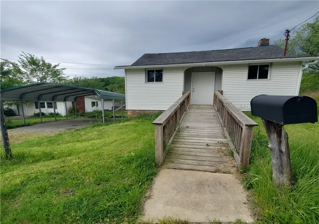 2nd image of 203 Rock Ave, Beaver Falls, PA 15010 | MLS# 1754187