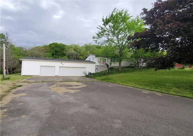 4th image of 203 Rock Ave, Beaver Falls, PA 15010 | MLS# 1754187