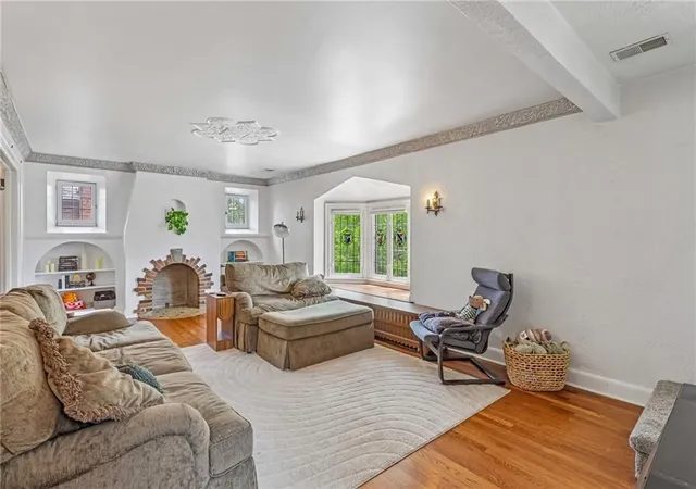 4th image of 536&538 Lansdale Pl, Mt Lebanon, PA 15228 | MLS# 1754783