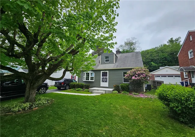 3rd image of 520 Joffre St, Ellwood City, PA 16117 | MLS# 1754772