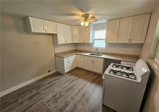 5th image of 520 Joffre St, Ellwood City, PA 16117 | MLS# 1754772