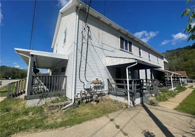 3rd image of 15660 Route 286 Hwy, Conemaugh/young Twps   Ind, PA 15725 | MLS# 1754849