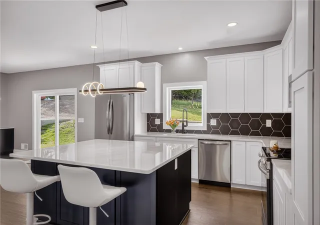 3rd image of 225 Wilbert Street, Mt Washington, PA 15211 | MLS# 1754140