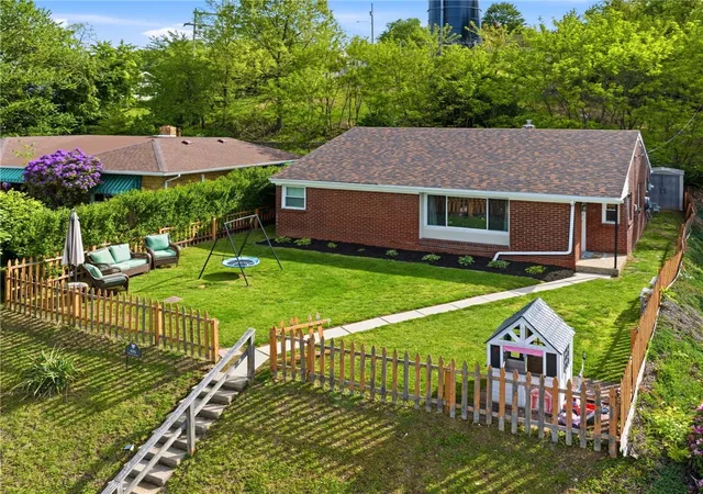 2nd image of 406 Virginia Ave, Ambridge, PA 15003 | MLS# 1754825