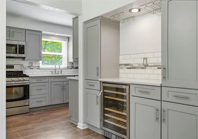 Photo 4 of Single family home for sale at 167 Woodland Dr, Pleasant Hills, PA 15236 | MLS# 1754882 | Listing updated on 2026-08-04