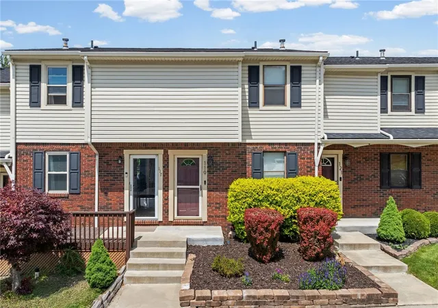 2nd image of 119 Hillvue Dr, Seven Fields, PA 16046 | MLS# 1754489