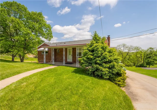 Photo 1 of Single family home for sale at 323 Old Clairton Rd, Clairton, PA 15025 | MLS# 1754874 | Listing updated on 2026-07-11