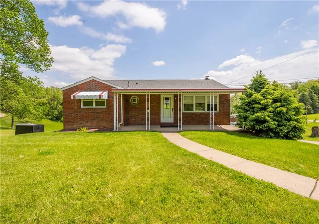 Photo 2 of Single family home for sale at 323 Old Clairton Rd, Clairton, PA 15025 | MLS# 1754874 | Listing updated on 2026-07-11