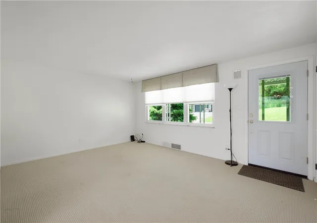 Photo 3 of Single family home for sale at 323 Old Clairton Rd, Clairton, PA 15025 | MLS# 1754874 | Listing updated on 2026-07-11
