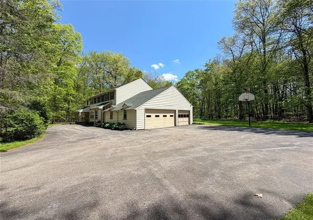 Photo 3 of Sale Pending at 438 Edgewood Dr, Meadville, PA 16335 | MLS# 1754877 | Listing updated on 2026-06-17