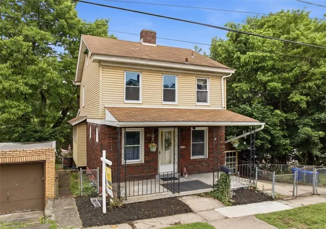 Homes for sale in Brighton Heights, PA | 3518 Corona St, Brighton Heights, PA 15212 | MLS# 1755040