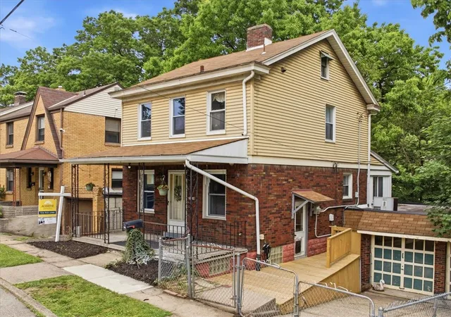 Homes for sale in Brighton Heights, PA | 3518 Corona St, Brighton Heights, PA 15212 | MLS# 1755040