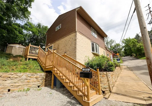 Homes for sale in Carrick, PA | 2373 Hopeland St, Carrick, PA 15210 | MLS# 1754841