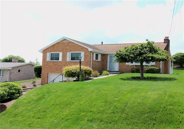 Homes for sale in Chartiers, PA | 640 Longvue Dr, Chartiers, PA 15342 | MLS# 1754908