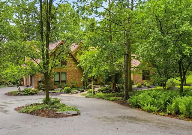 3rd image of 125 Riding Trail, Fox Chapel, PA 15215 | MLS# 1754976