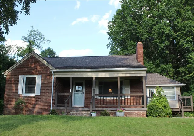 1st image of 3106 Fernwood Ln, New Castle, PA 16105 | MLS# 1755059