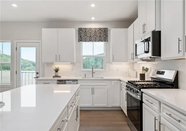 Photo 3 of Sale Pending at 162 Elk Ridge Dr, Moon/crescent Twp, PA 15108 | MLS# 1755101 | Listing updated on 2026-08-04