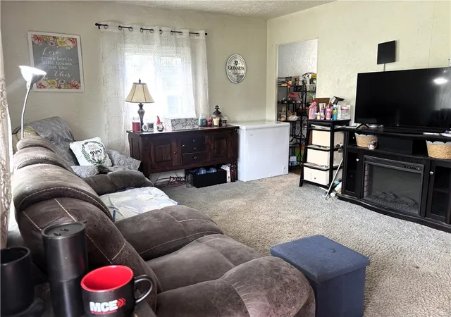 Photo 2 of Single family home for sale at 1922 Robinwood St, New Castle, PA 16101 | MLS# 1755009 | Listing updated on 2026-06-11