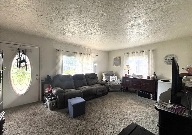 Photo 3 of Single family home for sale at 1922 Robinwood St, New Castle, PA 16101 | MLS# 1755009 | Listing updated on 2026-06-11