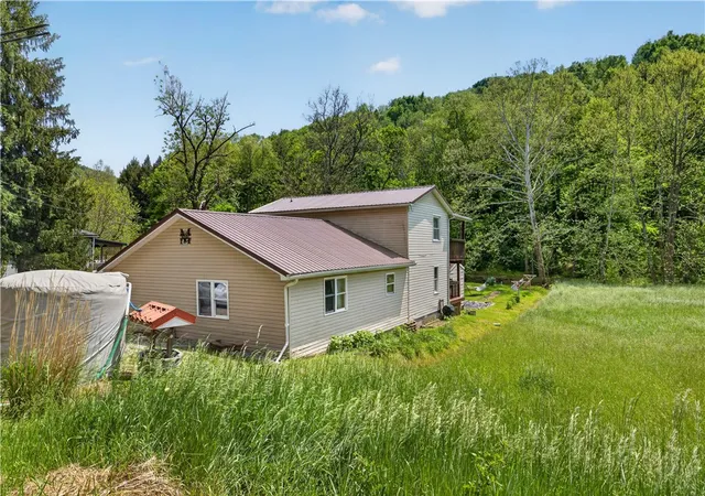 2nd image of 201 Main St, New Freeport, PA 15352 | MLS# 1755043