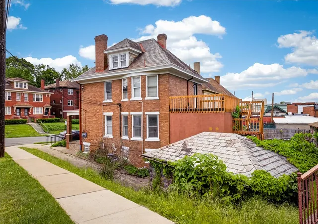 Listing Photo 3 - Condo for sale in building located at 92 Bradford Ave, Crafton, PA 15205