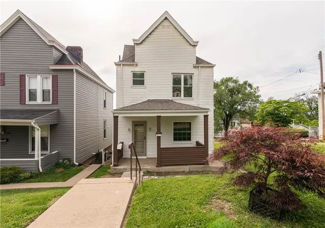 2nd image of 922 Broadway Ave, East Mc Keesport, PA 15035 | MLS# 1755213