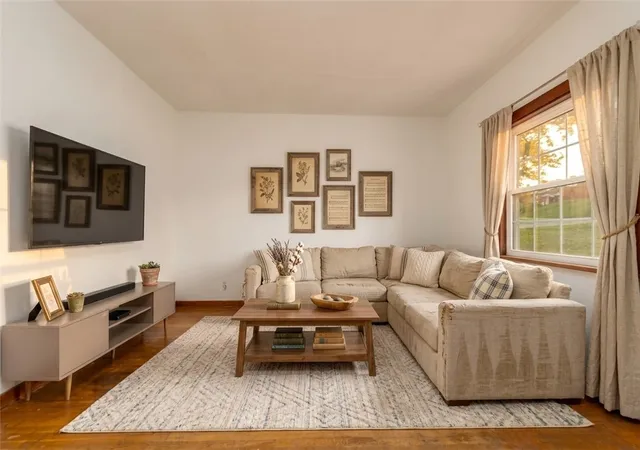 3rd image of 922 Broadway Ave, East Mc Keesport, PA 15035 | MLS# 1755213